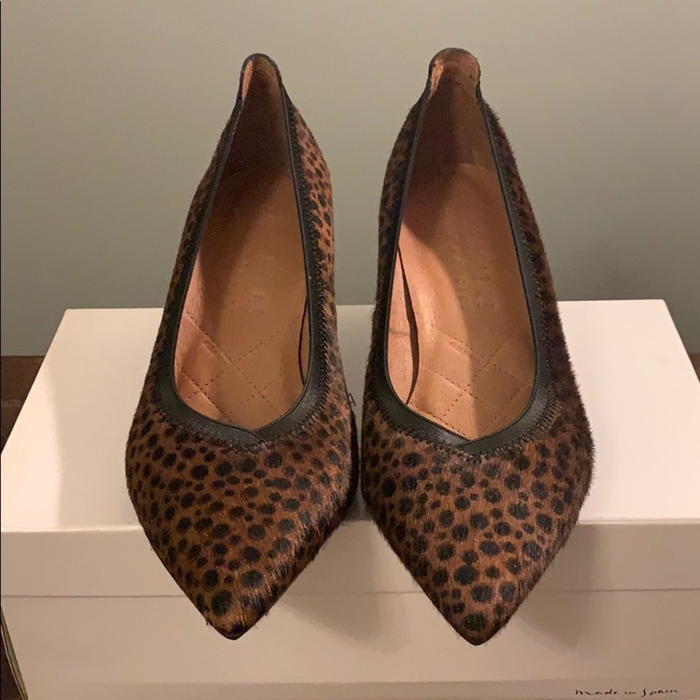 Hispanitas Faux Calf Pump